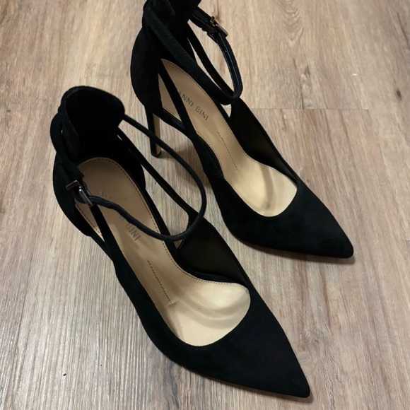 Gianni Bini Black Suede Pointed Toe Heels with Ankle Strap LIKE NEW WORN ONCE - Picture 11 of 13